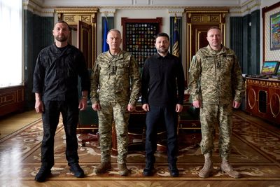 Zelensky’s new military chief wins widespread approval after surprise sacking