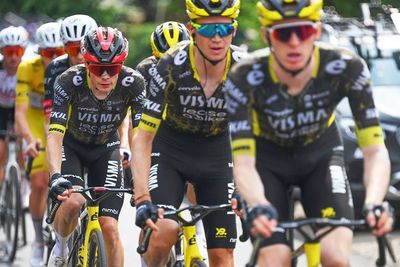 'Make the best of it!' – Over an emotional burger and fries, Jonas Vingegaard encouraged his Visma-Lease a Bike teammates to go on the attack at the Tour de France