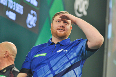 Cameron Menzies Rushed Off Stage After World Matchplay Scare as PDC Reveals Cause of Medical Emergency