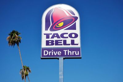 Taco Bell continues to see traffic plummet as consumers fret over ‘explosive diarrhea’ outbreak