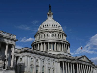 US Senate panel advances bill tightening ban on Chinese automakers