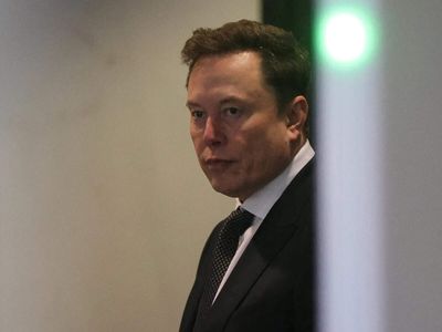 Musk leaves door open to Tesla-SpaceX merger