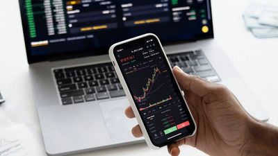 Gen Z investors are regularly turning to AI for advice — and that could soon be a huge problem