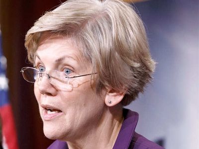 Warren accuses AI firms of trying to curb oversight in trade accord