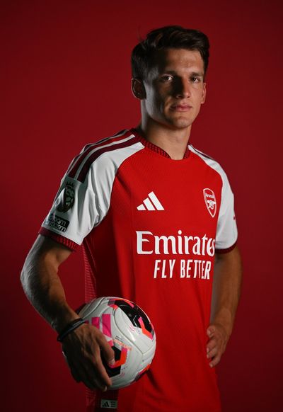 Arsenal reveal Christos Tzolis shirt number after £34m transfer announced