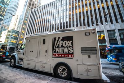 Fox News shrugs at FBI raid of reporter