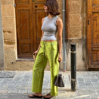 These '90s-Inspired Trousers Are Making a Comeback as the Elegant and Colourful Alternative to Jeans