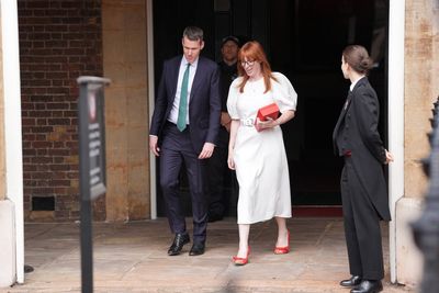 Rayner defends accepting £17k severance payment after return to Government