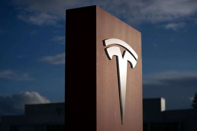 Tesla shares crash 14%, Alphabet falls 6% as AI spending worries hit Wall Street