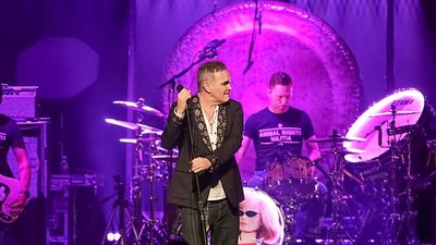 Morrissey urges Sánchez to end bullfighting on return to Spain