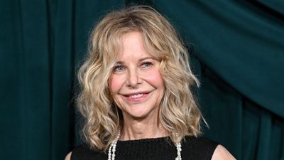 Meg Ryan’s Monochrome Living Room Is a Study in Sculptural Lighting – It’s the Most Beautiful Way to Illuminate Neutral Spaces