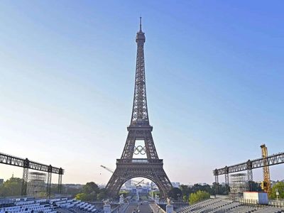 In 1909, the Eiffel Tower was set to be demolished. Here's how a radio saved the world's most-visited monument