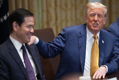 Trump’s shoe gifts keep Cabinet in line