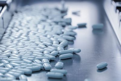Two Years to Build or Pay 200% — Which US Pharma Stocks Win?