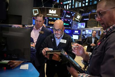 US stocks today: S&P 500, Nasdaq fall as investors juggle earnings, Mideast risks and tariffs