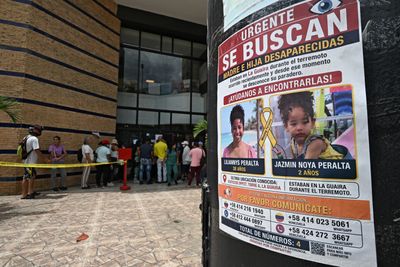 A Month After Venezuela's Twin Earthquakes, More Than 21,000 People Are Still Living as Refugees While Families Search the Rubble