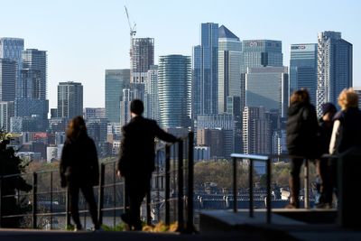 FTSE 100 rallies amid reports that Iran-US peace talks could resume