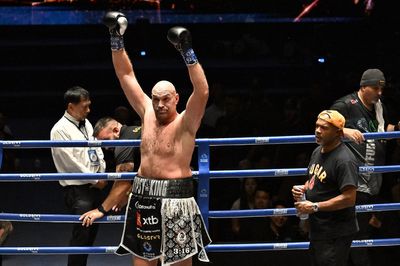 Tyson Fury piles pressure on Anthony Joshua after stopping Mariusz Wach in comfortable warm-up win