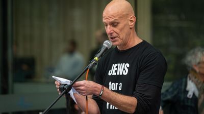 Ex-Israeli soldier 'estranged' after decrying Zionism