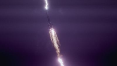 Lightning strike on Chinese rocket captured in epic launch photo