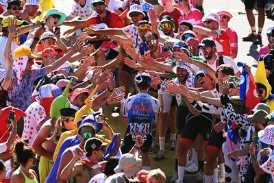 'My eardrums were hurting' – Tour de France riders on the madness and chaos of Alpe d'Huez