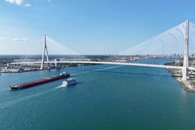 Canada opens international bridge without US as trade war deepens