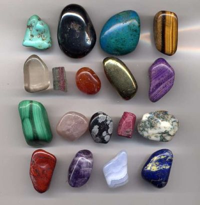 In 2022, New York prospectors searched Diamond District sidewalk cracks for traces of gold, platinum and gemstones; some claimed earnings of $300 a day