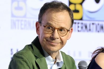 Eighties comedy icon met with standing ovation after decades away from Hollywood