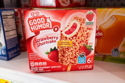 7 Popular Frozen Desserts That Don’t Meet the Legal Definition of Ice Cream