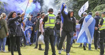 15 people arrested after far-right demonstration turns to disorder