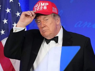 Trump dons 'Trump 2028' cap at correspondents' dinner, takes shots
