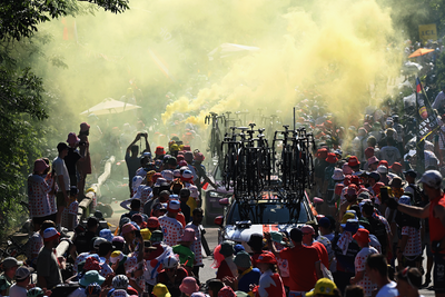 'If we had had older cars, the accident would not have happened' – Tour de France organiser defends Alpe d'Huez crowd control as UAE manager apologises for Rubio car incident