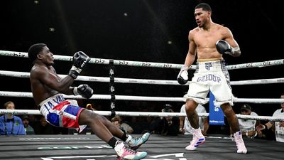 Stunning knockout keeps Aussie's eyes on the prize