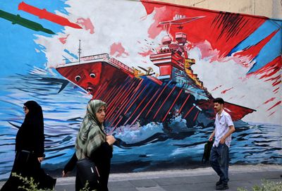 US Halts Iran Strikes Amid Caution On Munition. Mediators Dangle Peace Option Again