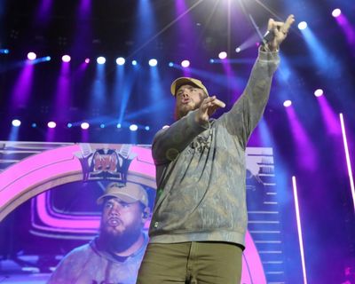 Luke Combs review – regular Joe megastar brings the arena-sized party home