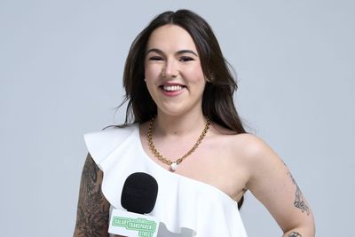 This millennial job-hopped every 6 months to $90K by the time she was 23—she left it all behind to become a salary negotiation guru
