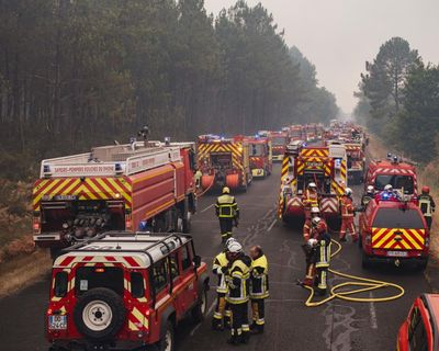 Pedro Sánchez says Spain is suffering effects of climate crisis as firefighters battle wildfires in France