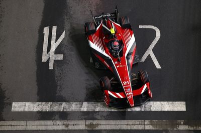 Formula E Tokyo E-Prix: De Vries wins chaotic race as Dennis takes championship lead
