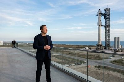 SpaceX’s $94 Billion Investor Is Also a $920 Million-a-Month Customer
