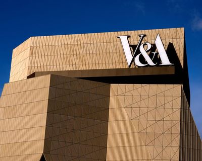 V&A workers hold ballot to strike over pay and heatwave conditions