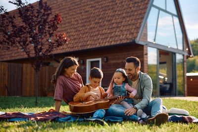 6 Reasons Screen-Free Backyard Retreats Are Trending
