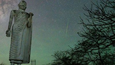 2 meteor showers peak on the same night this week ‪—‬ how to get the best views, despite a near-full moon