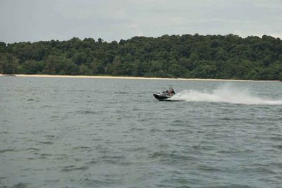 Island cracks down on jet skis