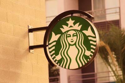 Starbucks Powder Designed to Make Drinks 'Look Better' Makes Baristas Feel Worse