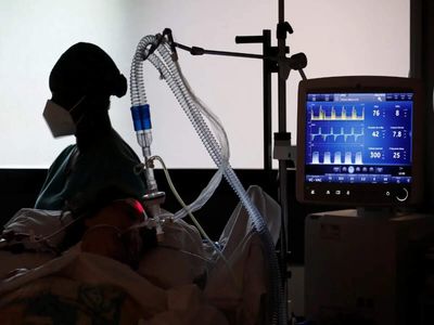 Ventilator shortage overwhelms Islamabad hospitals, delays critical care
