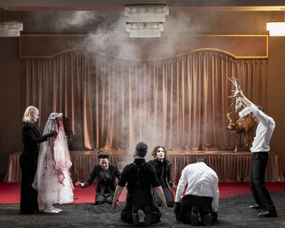The Oresteia review – this body-shaking, blood-soaked opera is exhilaratingly wild