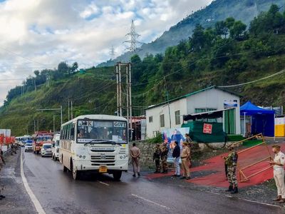 Amarnath Yatra: Pilgrims' 20th batch crosses Chanderkote under tight security