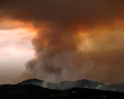 What is a ‘fire cloud’, and how have they worsened wildfires in Europe?