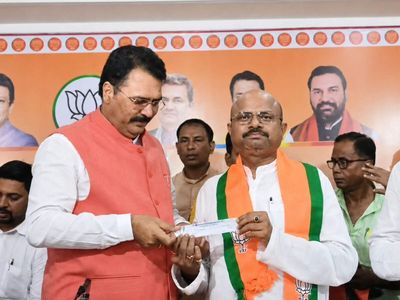 Former JD(U) MP Arjun Ray joins BJP ahead of Bankipur bypoll