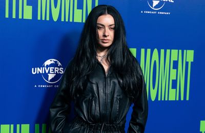 Charli XCX 'begrudgingly' drops album B-sides